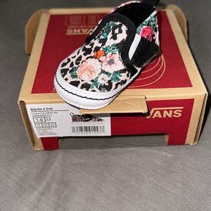 Baby vans size 1.0 leopard print, and flowers